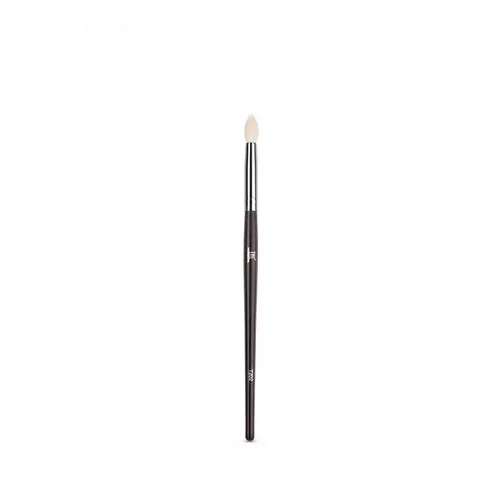 Кисть TNL Professional T202 для нанесения / растушевки теней